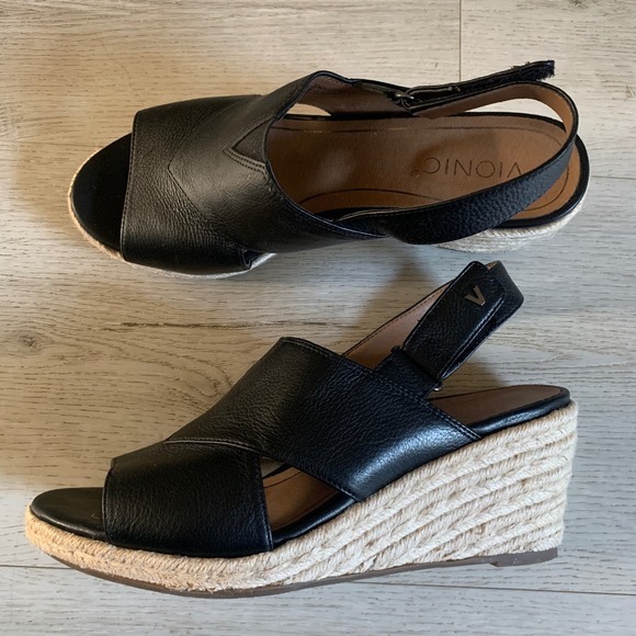 Vionic Zamar‎ Women\'s Wedge Sandal